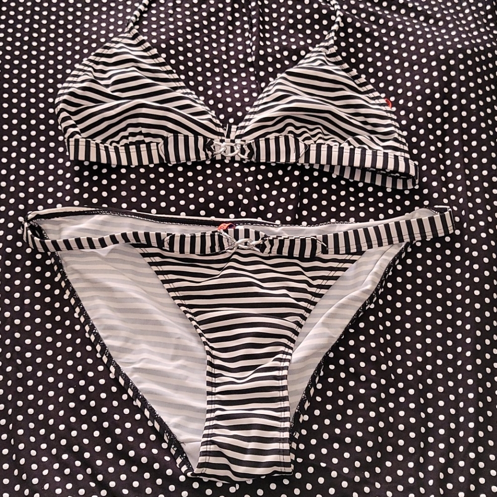 Bathing suit